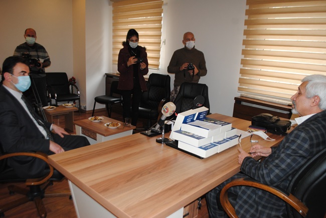 Doç. Dr. Mehmet Sarı Adanalı Ziya ve Şiirleri kitabını ...
