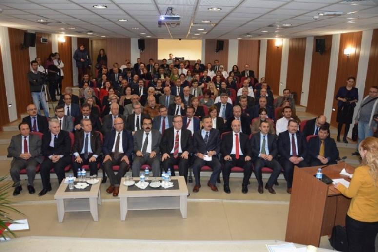 14 Mart Tıp Bayramı İçin AKÜ'de Bir Etkinlik Gerçekleştirildi