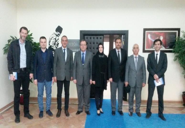 AFYON KOCATEPE ÜNİVERSİTESİ HASTANESİ’NDE NÖBET DEĞİŞİMİ