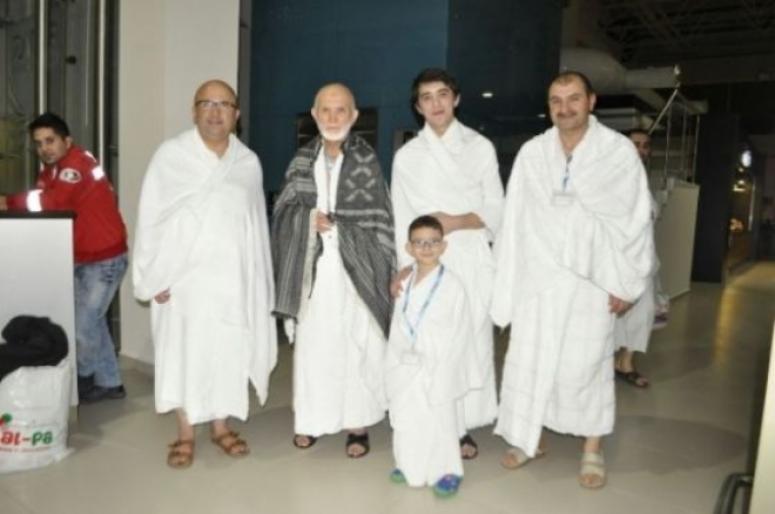 Başkan Çoban 15 günlük Umre'ye gitti