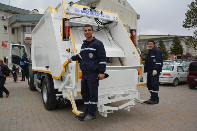 DİNAR BELEDİYE ARAÇ FİLOSUNA BİR YENİSİ DAHA EKLENDİ