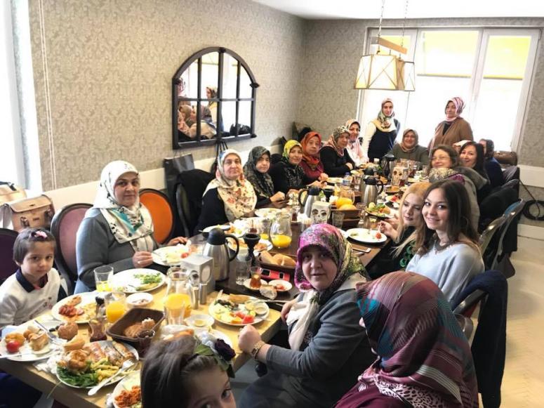 BOLDAV BAYANLARLA KAHVALTIDA BİR ARAYA GELDİ.!