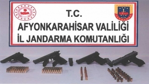 Afyon'da Alkol aldılar, havaya ateş ettiler!