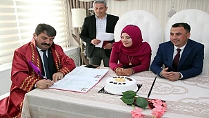Dinar Belediye Başkanı Nihat Sarı İlk Nikahını Kıydı