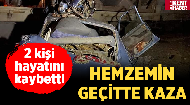 Dursunbey'de tren ile otomobil çarpıştı: 2 ölü! 