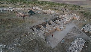 Emirdağ Amorium Kazısı'nda Selçuklu Ve Beylik Dönemine Ulaşıldı