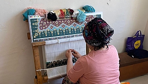 İzmitli kadınların dokuduğu bu halılara büyük ilgi! 