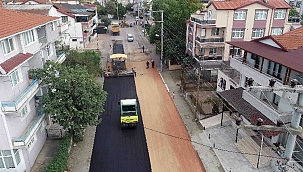 Gölcük'te asfaltlar kaymak gibi oluyor