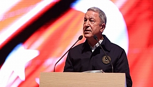 Bakan Akar: Tebrik törenine katıldı