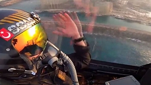 SOLOTÜRK gösteri ekibi Girne semalarında gösteri uçuşu yaptı