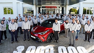 Toyota C-HR modelini banttan indirdi