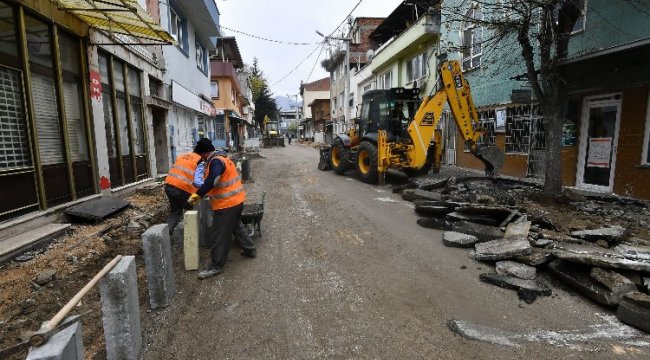 Tuna Mahallesi ve Çekirge Mahallesi’nde kaldırımlar yenileniyor