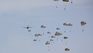 Komandolar semalara renk kattı! 