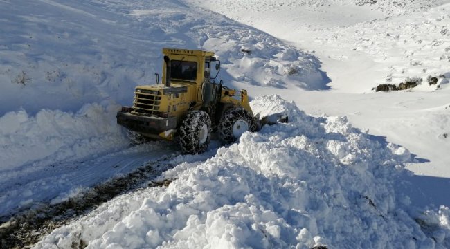 Malatya'da yol açma ve tuzlama çalışmaları devam ediyor