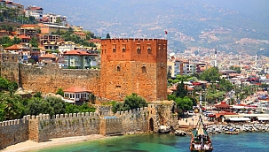 Antalya, 2021'de milyonlarca yabancı turiste ev sahipliği yaptı