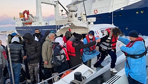 Sahil Güvenlik 2021'in son haftasında yüzlerce göçmeni kurtardı