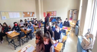 Emirdağ'da Okuduğunu Anlama Yarışmasının Kitapları Dağıtıldı