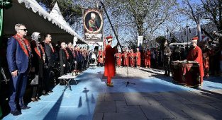 Binlerce Kişi Saltanat Kapı’dan Fetih Müzesi’ne Yürüdü