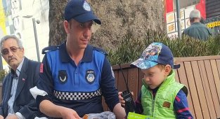 Cumhuriyet Bulvarı'nda kaybolan çocuk ailesine teslim edildi