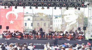 Galataport'ta özel konser 