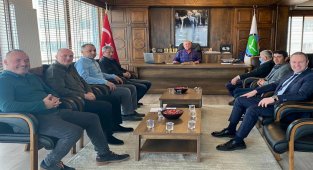 Kırklareli Ticaret ve Sanayi Odası Heyeti, İğneada Belediyesi'ne Nezaket Ziyaretinde Bulundu