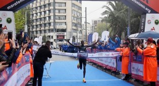 Maraton İzmir'de yeniden rekor