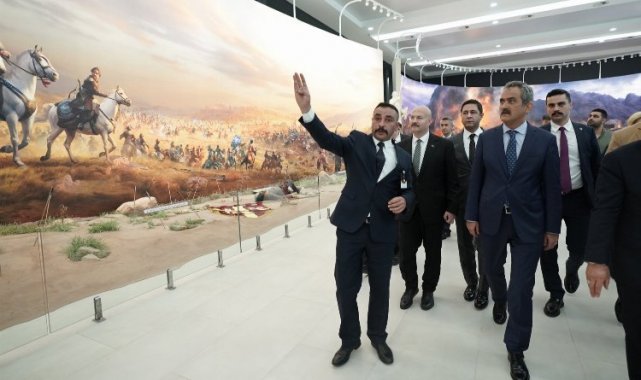 Bakan Özer'den Türk Tarih Müzesi'ne ziyaret
