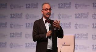 Emrah Safa Gürkan: ''Balonları patlatıyorum''