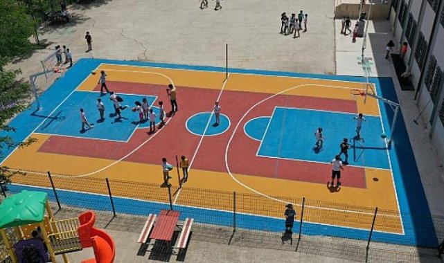 70 okula daha basketbol ve voleybol sahası
