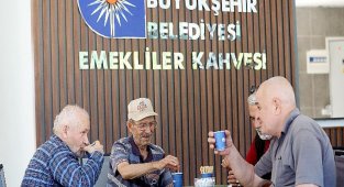 Antalya Büyükşehir'den iki Emekli Kahvesi