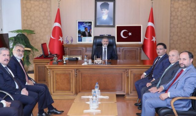 Bakan Nebati'den Vali Gökmen Çiçek'e ziyaret