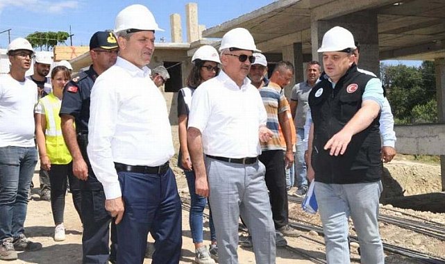 Yangının yaralarını sarılıyor