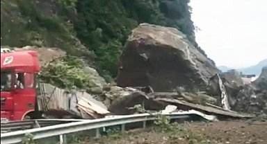 Artvin Hopa'da heyelan: 1 ölü, 2 yaralı!