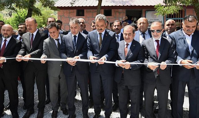 Bitlis'te 'Köy Yaşam Merkezi' açıldı