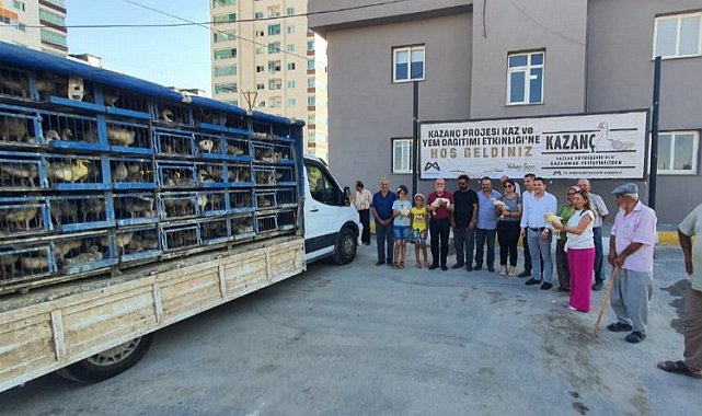 Çiftçiye kaz ve yem desteği