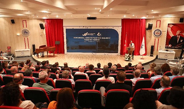 DEÜ, kurumsal akreditasyon belgesine kavuştu