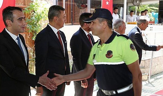 Karaman Belediye Başkanı Savaş Kalaycı, valilik tarafından düzenlenen bayramlaşma programına katıldı.