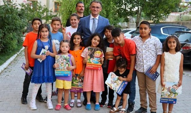 Vali amcadan çocuklara bayram hediyesi