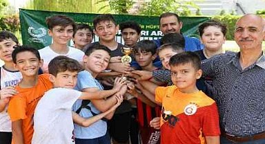 Diyarbakır Yenişehir'de Kur'an kurslarında futbol keyfi