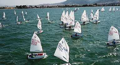 Geleceğin yelken sporcu kızları İzmir Narlıdere'de yetişecek
