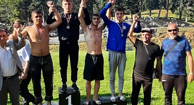 İzmitli güreşçiler Bolu kürsüsünde
