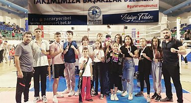 Pazaryerispor Kickboks sporcuları Kütahya'da madalyaları sildi süpürdü