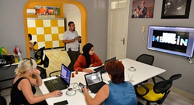 Teknoloji Atölyesi'nde "Photoshop Eğitimi" başladı