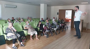 Aile Bakanlığı'ndan yaşlılara güvenli internet kullanımı eğitimi