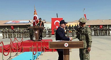 Bakan Akar Şırnak'a sancak verdi