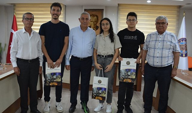 Başarılı olan öğrencilere Salihli TSO'dan ödül