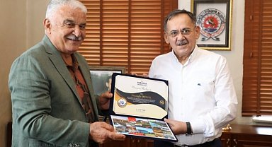 Başkan Demir'e Avrasya Üniversitesi'nden ödül