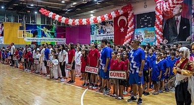 Hatay'da yaz kurslarının kapanışı şölene dönüştü