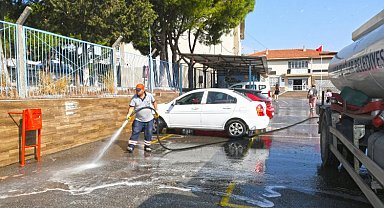 İzmir Karabağlar'da eğitime temizlik desteği