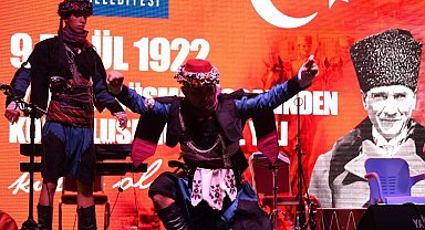 İzmir Karabağlar'da Kurtuluşun 100. yılı coşkusu